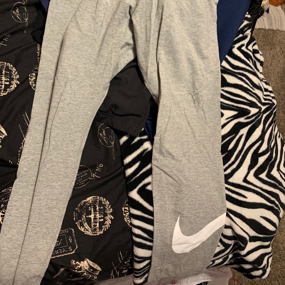 Gray women’s Nike leggings